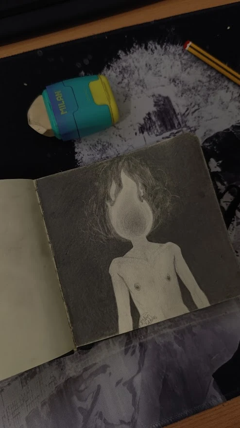 Ilustración tradicional a lápiz de un torso desnudo con la cabeza de fuego, como una cerilla.